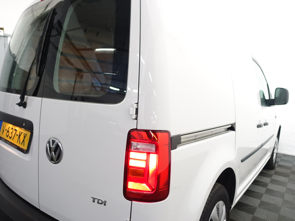 
Volkswagen Caddy 2.0 TDI Euro 6 L1 BMT Comfortline- Airco, Elek Pakket, Trekhaak, Grijs Kenteken vol									