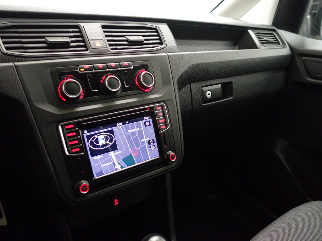 
								Volkswagen Caddy 2.0 TDI Euro 6 Comfortline- RVS Kastinrichting, Carplay, Navi, Clima, Cruise, Grijs kenteken vol									