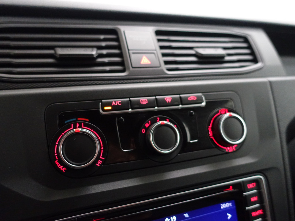 
								Volkswagen Caddy 2.0 TDI Euro 6 Comfortline- RVS Kastinrichting, Carplay, Navi, Clima, Cruise, Grijs kenteken vol									