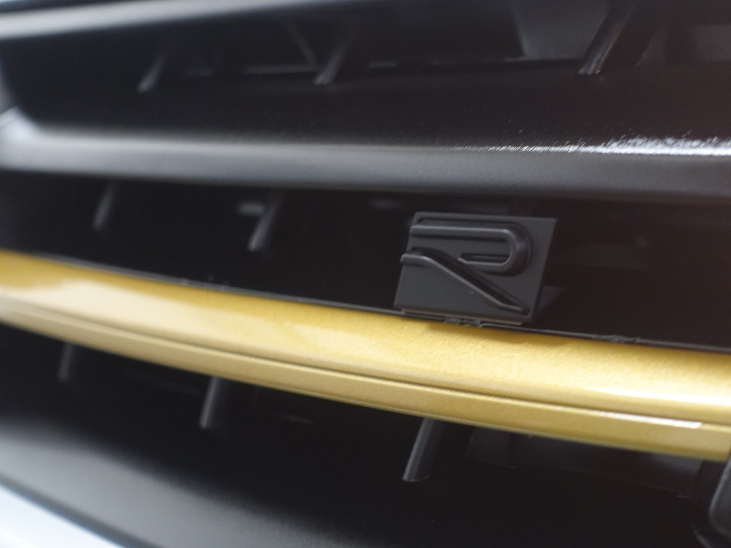 
Volkswagen Caddy 2.0 TDI Euro 6 L1 R-Line+ Sidebars, Roofrails, Bluetooth, Elek Pakket, Cruise vol									