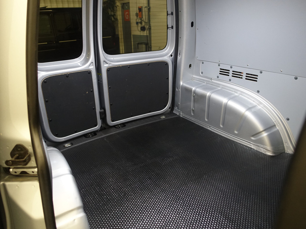 
Volkswagen Caddy 2.0 TDI Euro 6 L1 R-Line+ Sidebars, Roofrails, Bluetooth, Elek Pakket, Cruise vol									