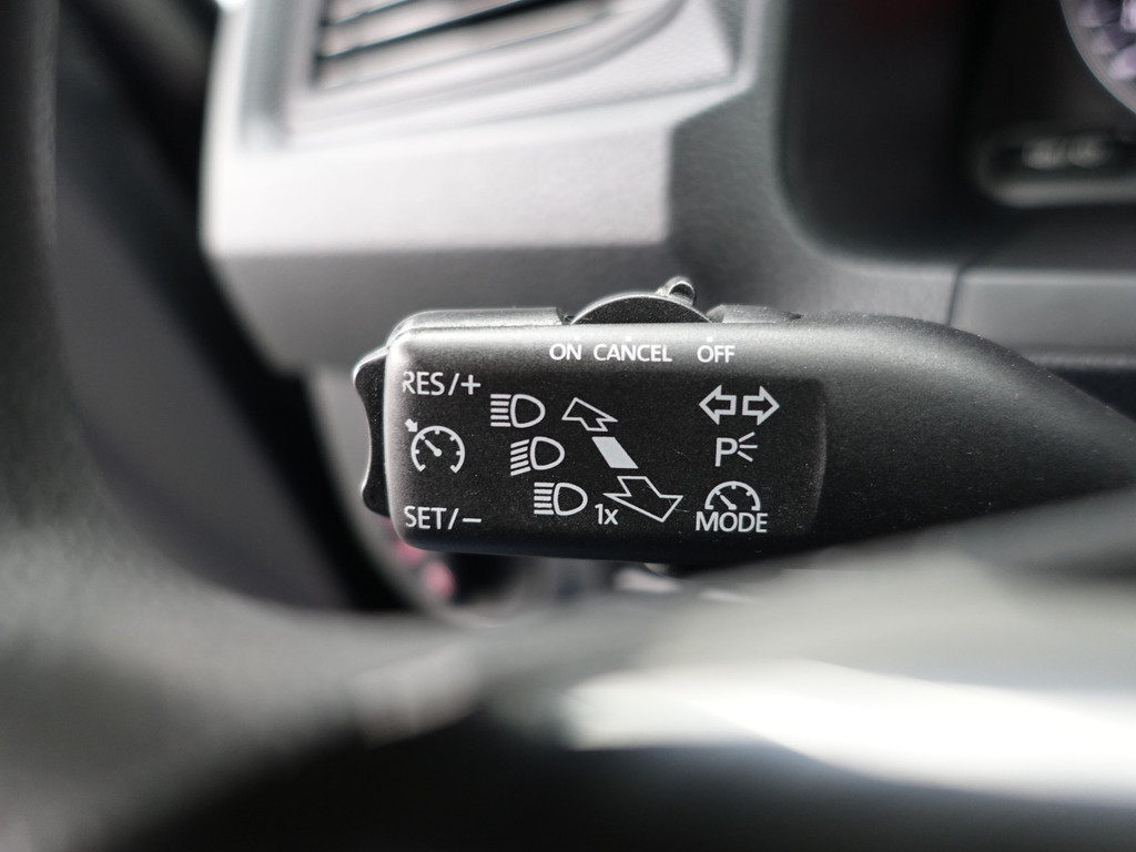 
								Volkswagen Caddy Maxi 2.0 TDI Euro 6 L2 R-line Brembo Aut- Treeplanken, Cruise, Clima, Park Assist, Led vol									