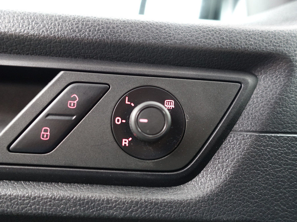 
								Volkswagen Caddy Maxi 2.0 TDI Euro 6 L2 R-line Brembo Aut- Treeplanken, Cruise, Clima, Park Assist, Led vol									