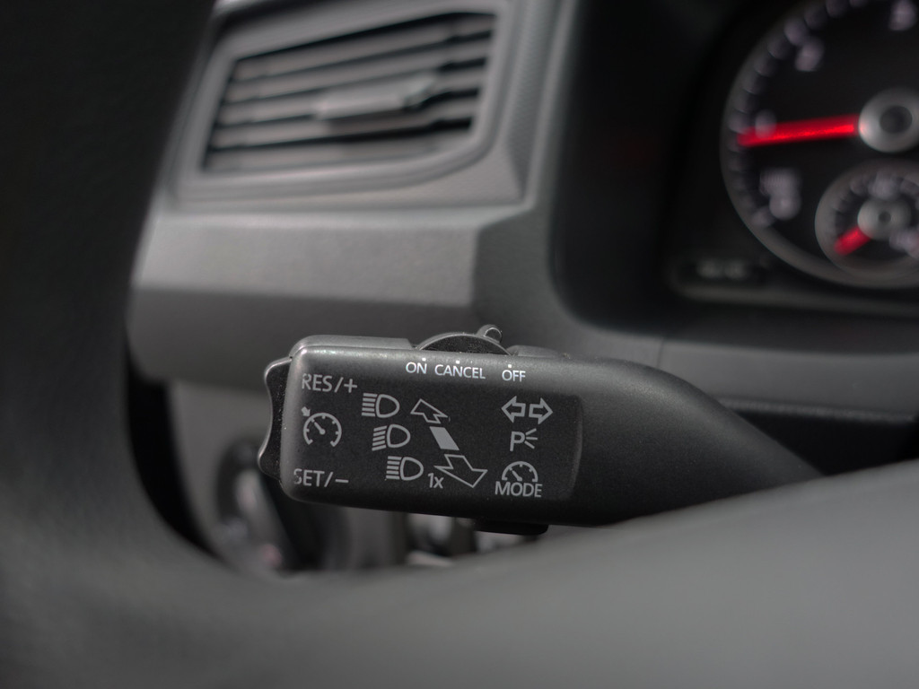 
Volkswagen Caddy Maxi 2.0 TDI Euro 6 L2H1 BMT Highline- Park Assist, Cruise, Clima, Elek Pakket, Grijs Kenteken vol									