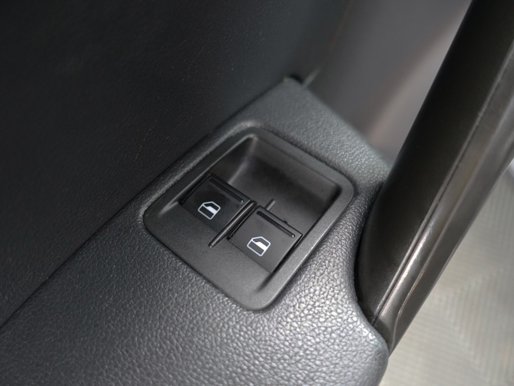 
Volkswagen Caddy Maxi 2.0 TDI Euro 6 L2H1 BMT Highline- Park Assist, Cruise, Clima, Elek Pakket, Grijs Kenteken vol									