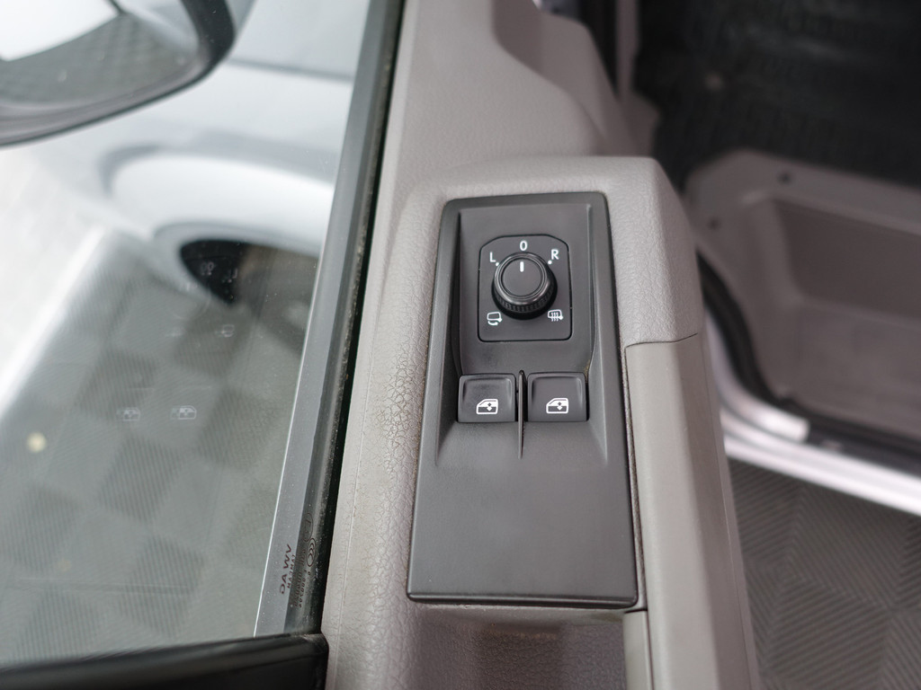 
								Volkswagen Crafter 35 2.0 TDI Euro 6 L3H3 Highline- 3 Pers, Ada Cruise, Camera, Park Assist, Park Pilot, Carplay, Comfort Interieur vol									