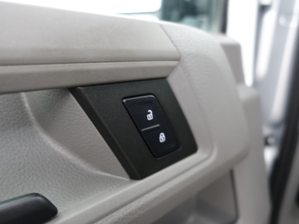 
								Volkswagen Crafter 35 2.0 TDI Euro 6 L3H3 Highline- 3 Pers, Ada Cruise, Camera, Park Assist, Park Pilot, Carplay, Comfort Interieur vol									