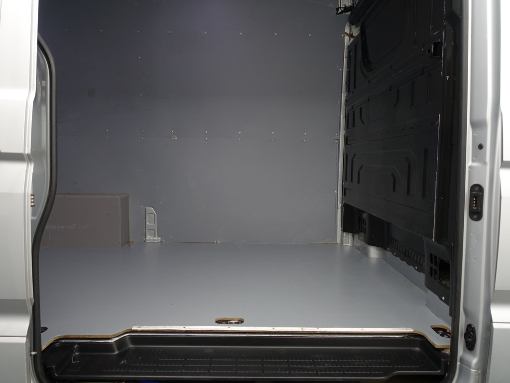 
								Volkswagen Crafter 35 2.0 TDI Euro 6 L3H3 Highline- 3 Pers, Ada Cruise, Camera, Park Assist, Park Pilot, Carplay, Comfort Interieur vol									