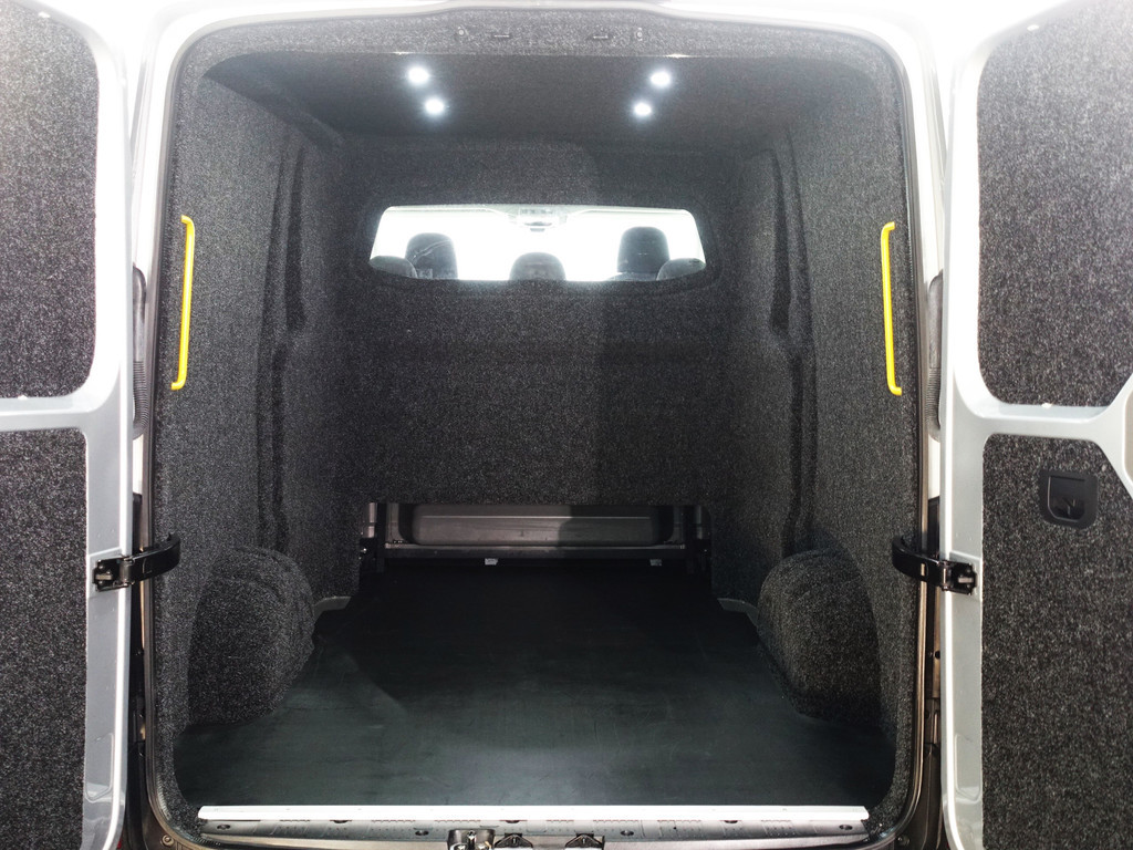 
Volkswagen Crafter 35 2.0 TDI Euro 6 L2H1 Highline Aut- Dubbele Cabine, 5/6 Pers, Massage Stoelen, Stoelverwarming, Ada Cruise vol									