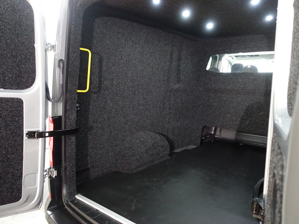 
Volkswagen Crafter 35 2.0 TDI Euro 6 L2H1 Highline Aut- Dubbele Cabine, 5/6 Pers, Massage Stoelen, Stoelverwarming, Ada Cruise vol									