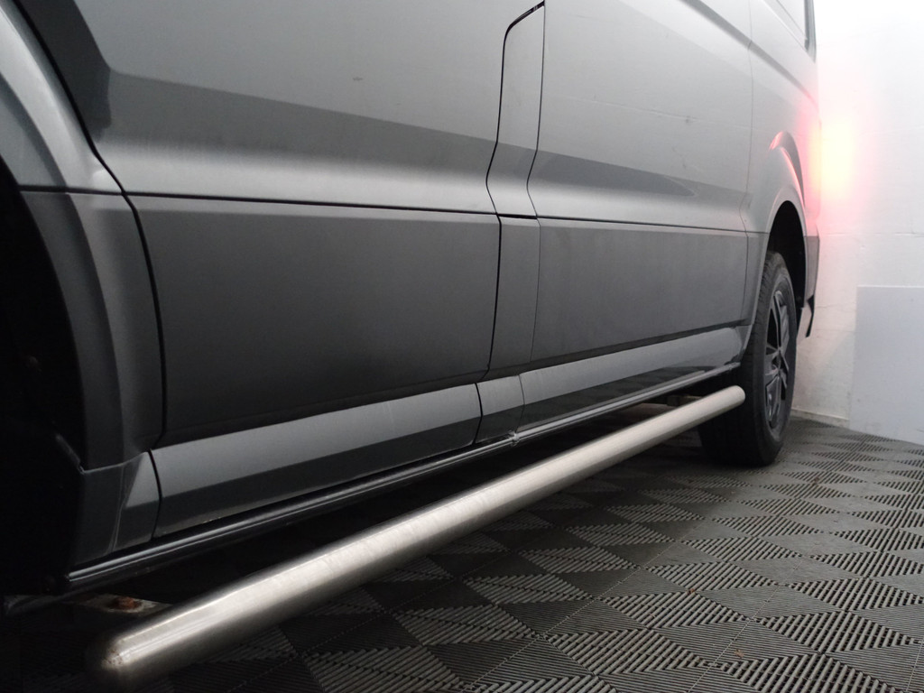 
Volkswagen Crafter 35 2.0 TDI Euro 6 L2H1 Highline+ Aut- 3 Pers, CarPlay, Ergo Comfort, Cruise, Clima, Grijs Kenteken vol									