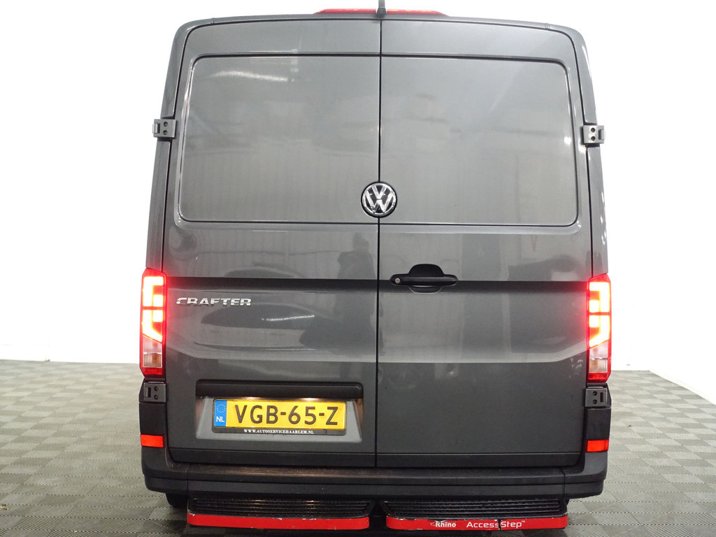 
Volkswagen Crafter 35 2.0 TDI Euro 6 L2H1 Highline+ Aut- 3 Pers, CarPlay, Ergo Comfort, Cruise, Clima, Grijs Kenteken vol									
