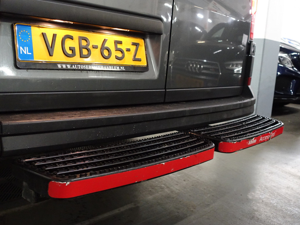 
Volkswagen Crafter 35 2.0 TDI Euro 6 L2H1 Highline+ Aut- 3 Pers, CarPlay, Ergo Comfort, Cruise, Clima, Grijs Kenteken vol									