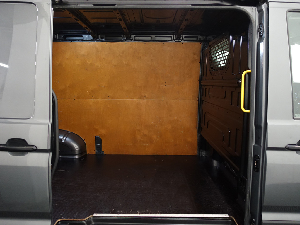 
Volkswagen Crafter 35 2.0 TDI Euro 6 L2H1 Highline+ Aut- 3 Pers, CarPlay, Ergo Comfort, Cruise, Clima, Grijs Kenteken vol									