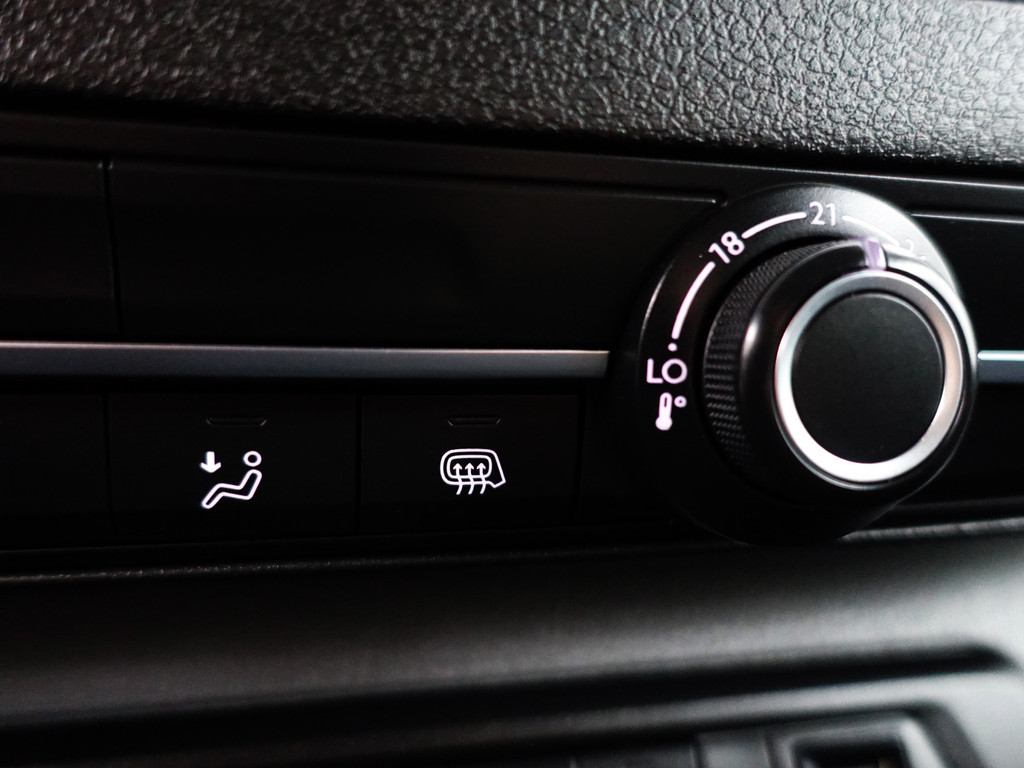
								Peugeot Expert 231S 2.0 BlueHDI Euro 6 120 Premium Pack- Dubbele Cabine, 6 Pers, Park Assist, Trekhaak, Cruise, Clima vol									