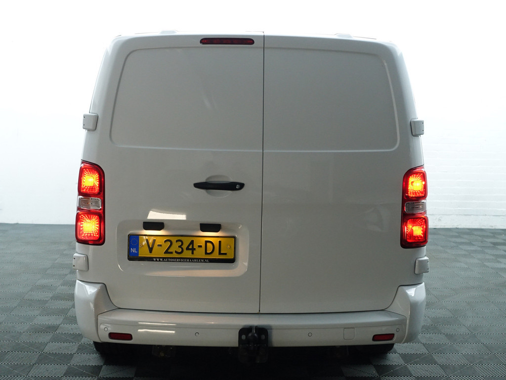 
								Peugeot Expert 231S 2.0 BlueHDI Euro 6 120 Premium Pack- Dubbele Cabine, 6 Pers, Park Assist, Trekhaak, Cruise, Clima vol									