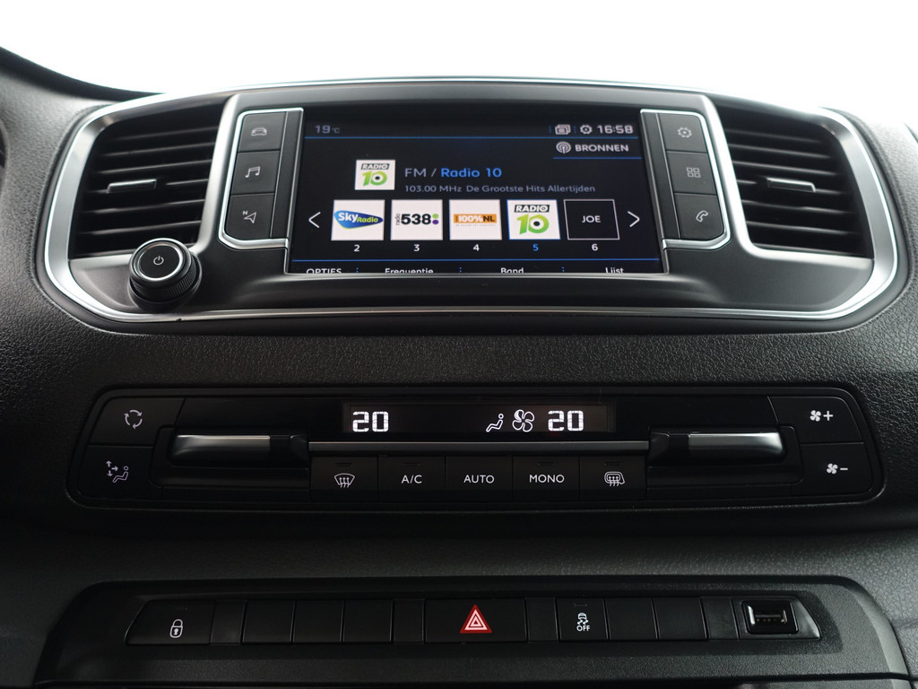 
								Peugeot Expert 231L 2.0 BlueHDI Euro 6 180 Premium Pack Aut- Dubbele Cabine, 5/6 Pers, 2x Schuifdeur, CarPlay, 360 Camera, Trekhaak vol									