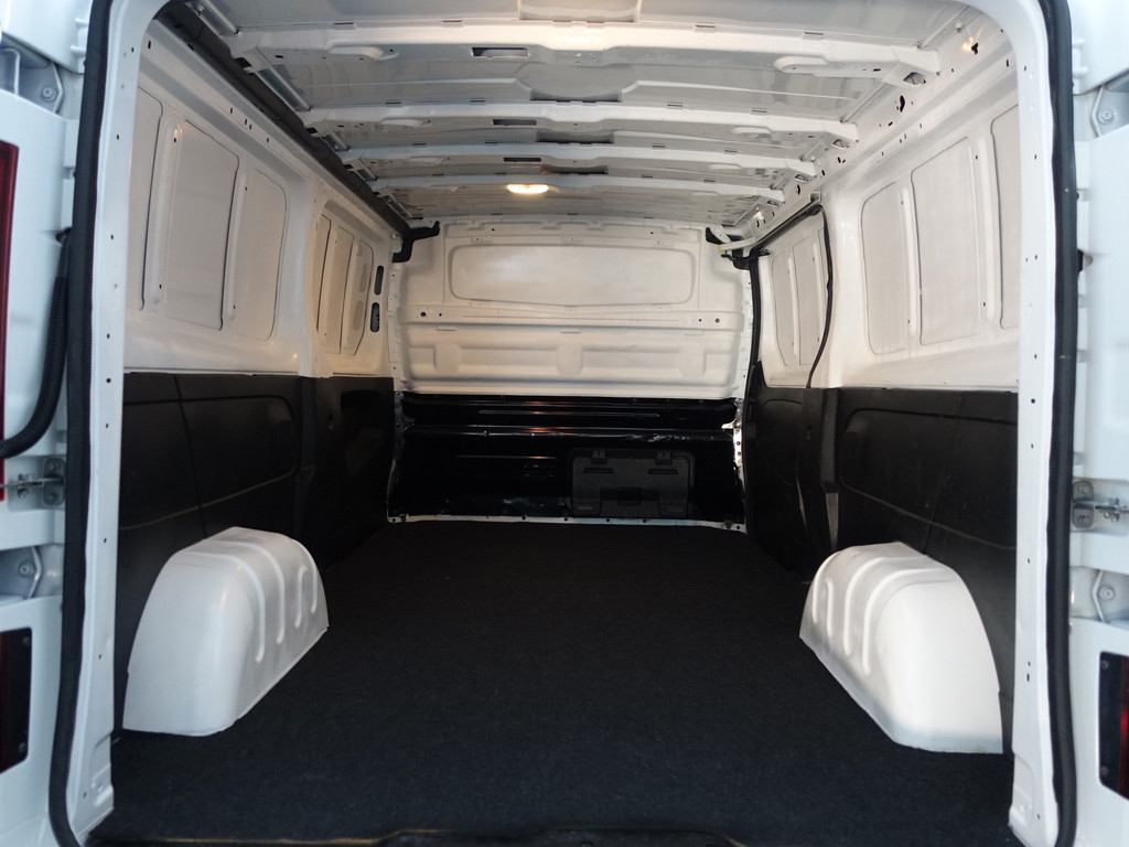 
Renault Trafic 1.6 dCi Euro 6 T29 L2 Luxe- Imperiaal, 3 Pers, Park Assist, Cruise, Clima, Trekhaak vol									