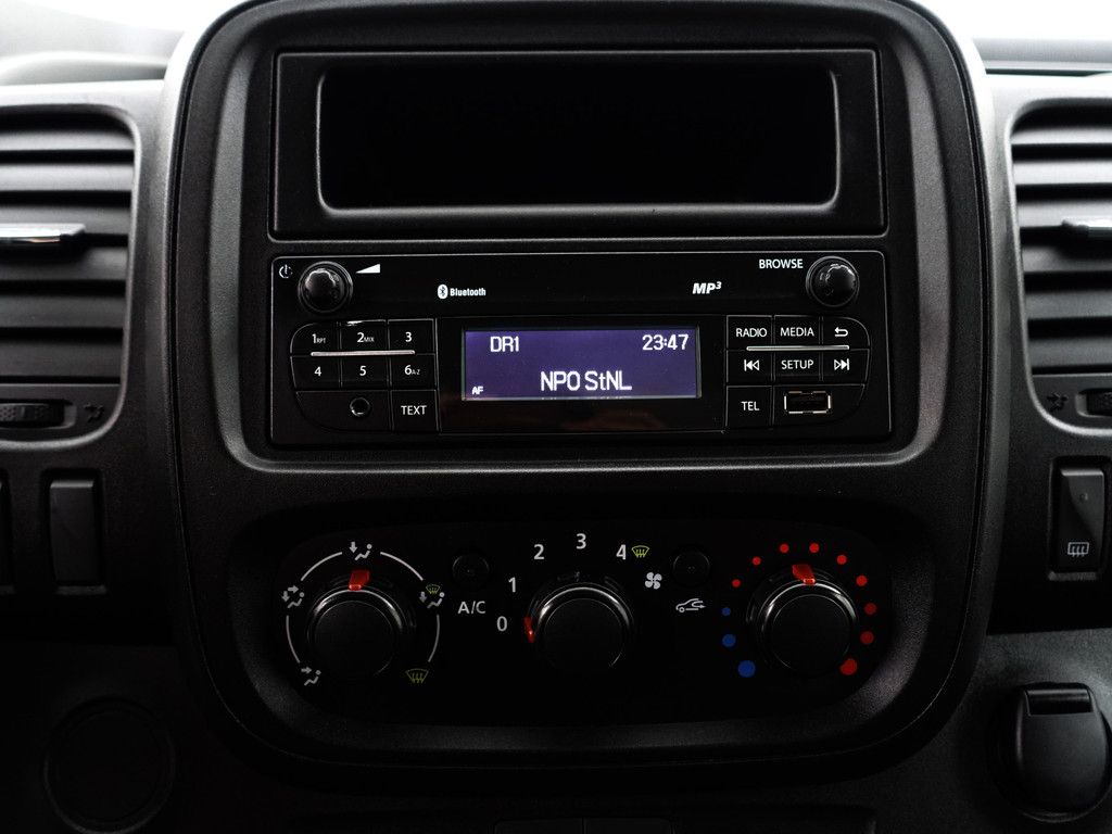 
Renault Trafic 1.6 dCi Euro 6 T29 L2 Luxe- Imperiaal, 3 Pers, Park Assist, Cruise, Clima, Trekhaak vol									