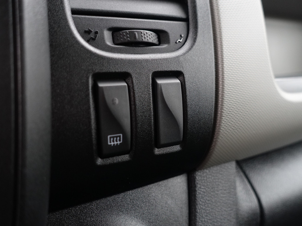 
Renault Trafic 1.6 dCi Euro 6 T29 L2 Luxe- Imperiaal, 3 Pers, Park Assist, Cruise, Clima, Trekhaak vol									