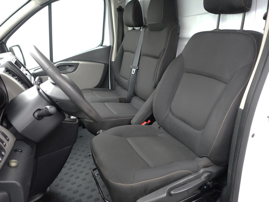 
Renault Trafic 1.6 dCi Euro 6 T29 L2 Luxe- Imperiaal, 3 Pers, Park Assist, Cruise, Clima, Trekhaak vol									