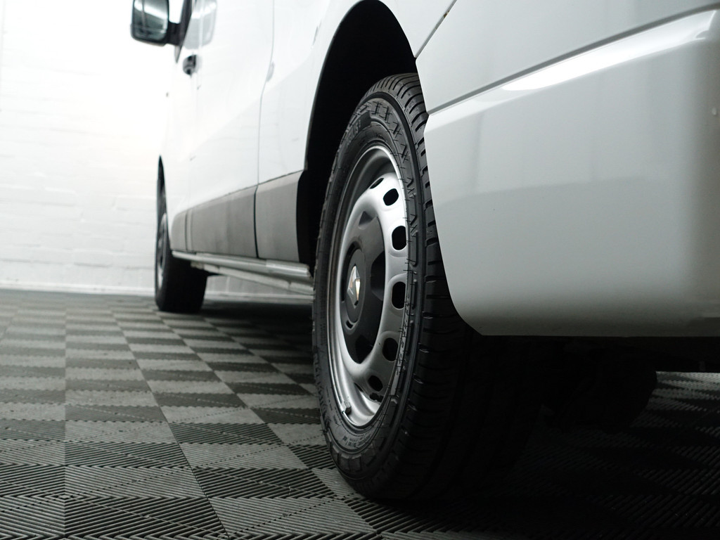 
Renault Trafic 1.6 dCi Euro 6 T29 L2 Luxe- Imperiaal, 3 Pers, Park Assist, Cruise, Clima, Trekhaak vol									