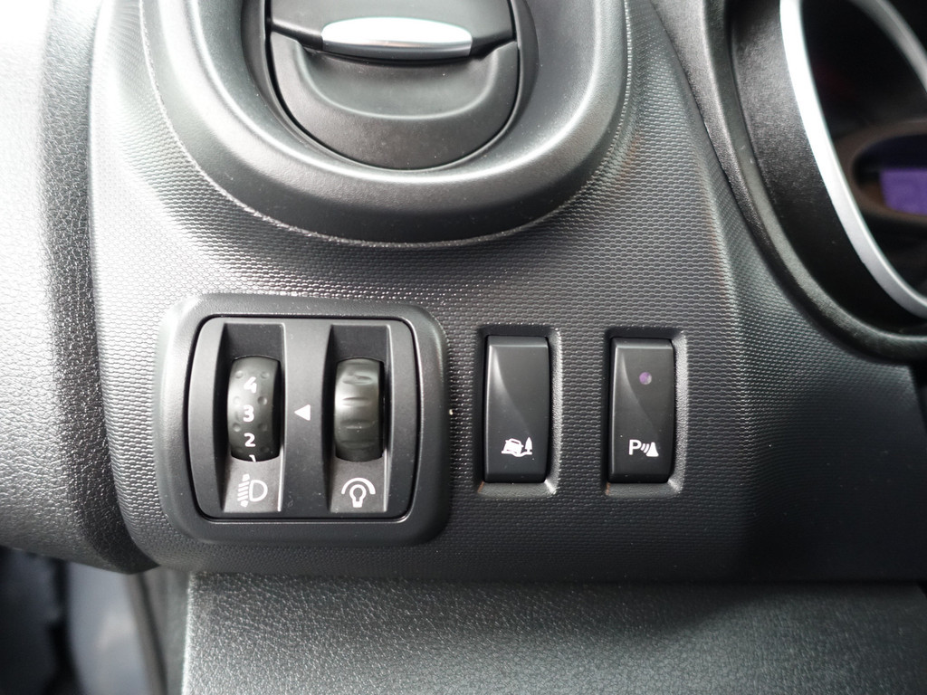 
Renault Trafic 1.6 dCi Euro 6 L1 phase 2 Comfort- 3 Pers, Park Assist, Xenon Led, Cruise, Clima, Grijs Kenteken vol									