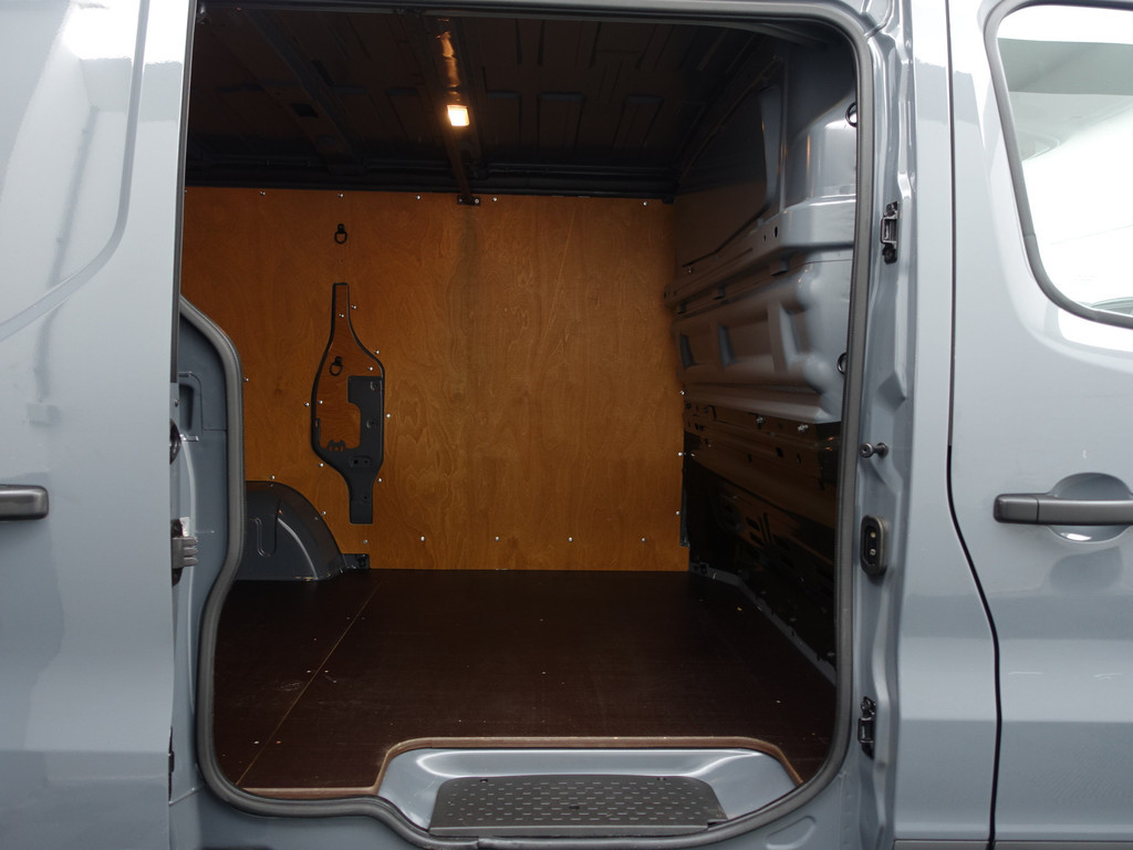 
Renault Trafic 1.6 dCi Euro 6 L1 phase 2 Comfort- 3 Pers, Park Assist, Xenon Led, Cruise, Clima, Grijs Kenteken vol									