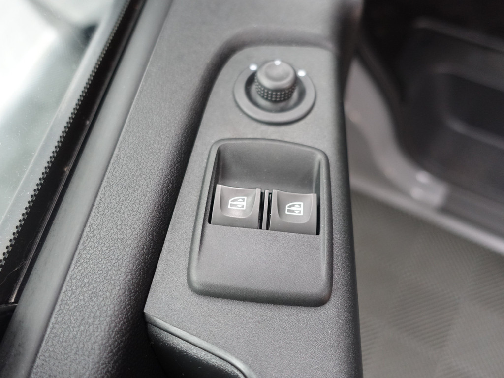 
Renault Trafic 1.6 dCi Euro 6 T29 L2 Comfort- Dubbele Cabine, 5/6 Pers, Camera, Clima, Park Assist, Cruise, Navi vol									