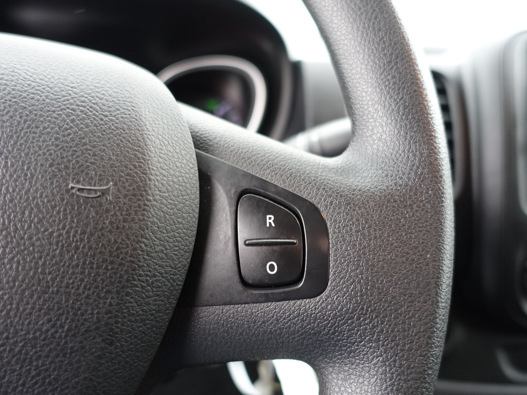 
Renault Trafic 1.6 dCi Euro 6 L1 phase 2 Comfort- 3 Pers, Park Assist, Xenon Led, Cruise, Clima, Grijs Kenteken vol									