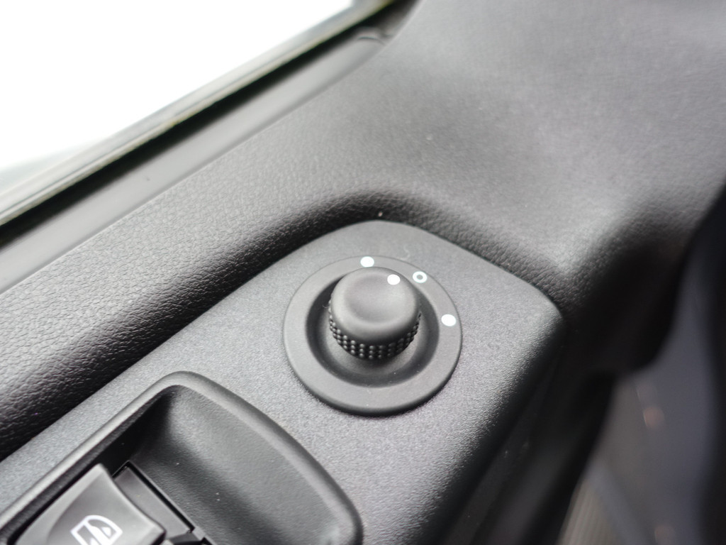 
Renault Trafic 1.6 dCi Euro 6 L1 phase 2 Comfort- 3 Pers, Park Assist, Xenon Led, Cruise, Clima, Grijs Kenteken vol									