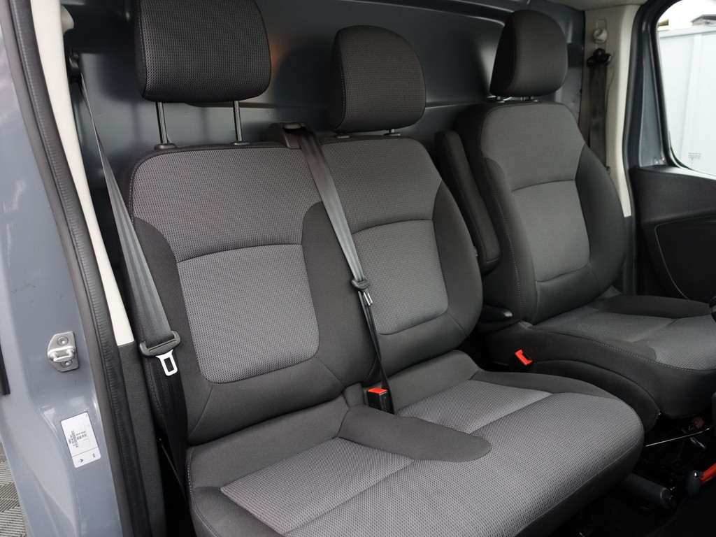 
Renault Trafic 1.6 dCi Euro 6 L1 phase 2 Comfort- 3 Pers, Park Assist, Xenon Led, Cruise, Clima, Grijs Kenteken vol									