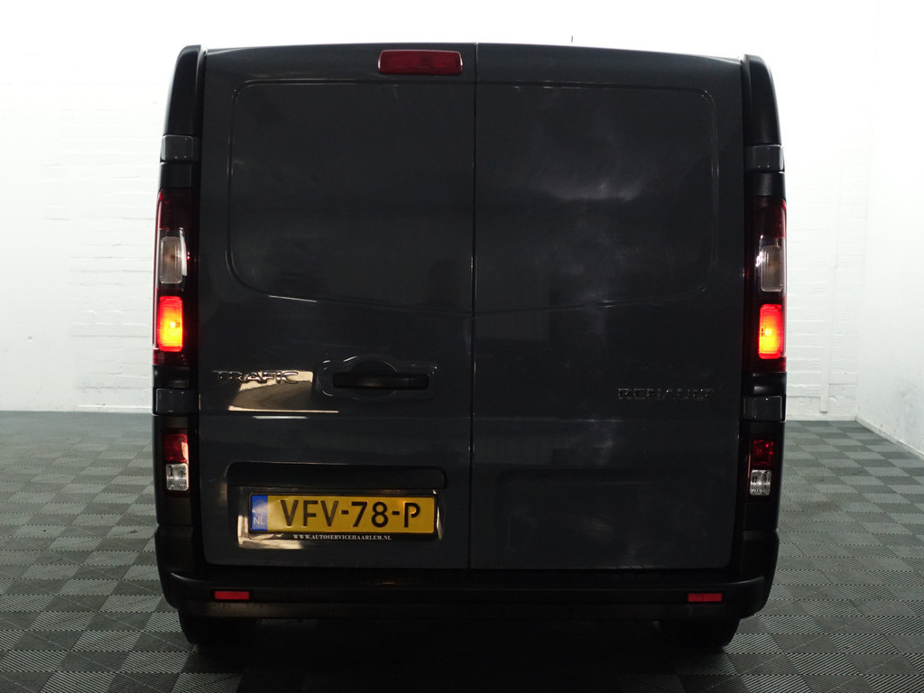 
Renault Trafic 1.6 dCi Euro 6 L1 phase 2 Comfort- 3 Pers, Park Assist, Xenon Led, Cruise, Clima, Grijs Kenteken vol									