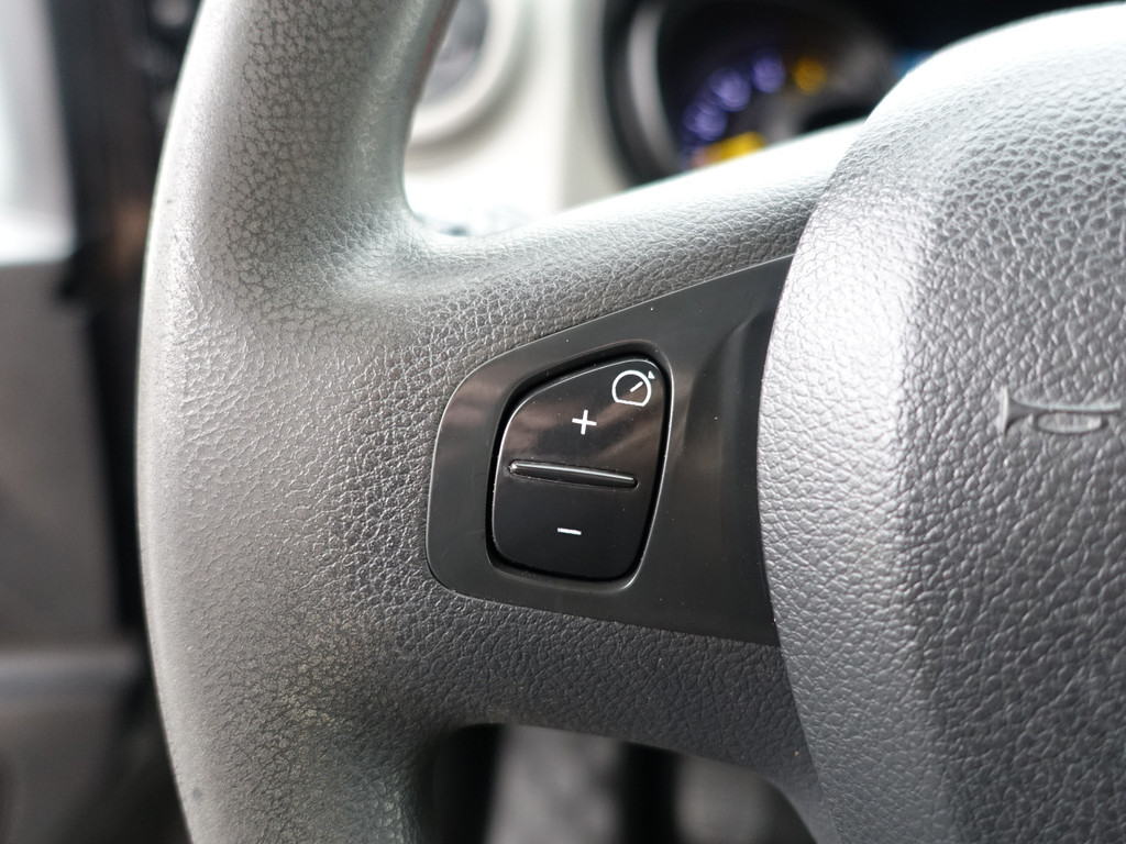 
Renault Trafic 1.6 dCi Euro 6 T29 L2 Luxe- Dubbele Cabine, 6 Pers, Park Assist, Trekhaak, Cruise, Clima vol									