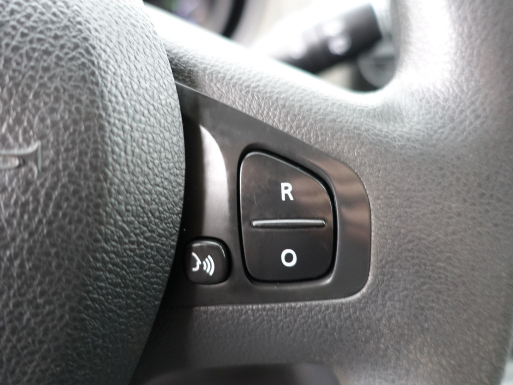 
Renault Trafic 1.6 dCi Euro 6 T29 L2 Luxe- Dubbele Cabine, 6 Pers, Park Assist, Trekhaak, Cruise, Clima vol									