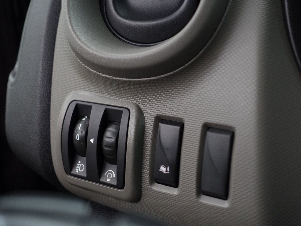 
Renault Trafic 1.6 dCi Euro 6 T29 L2 Luxe- Dubbele Cabine, 6 Pers, Park Assist, Trekhaak, Cruise, Clima vol									