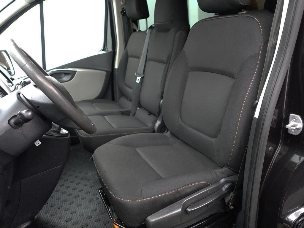 
Renault Trafic 1.6 dCi Euro 6 T29 L2 Luxe- Dubbele Cabine, 6 Pers, Park Assist, Trekhaak, Cruise, Clima vol									