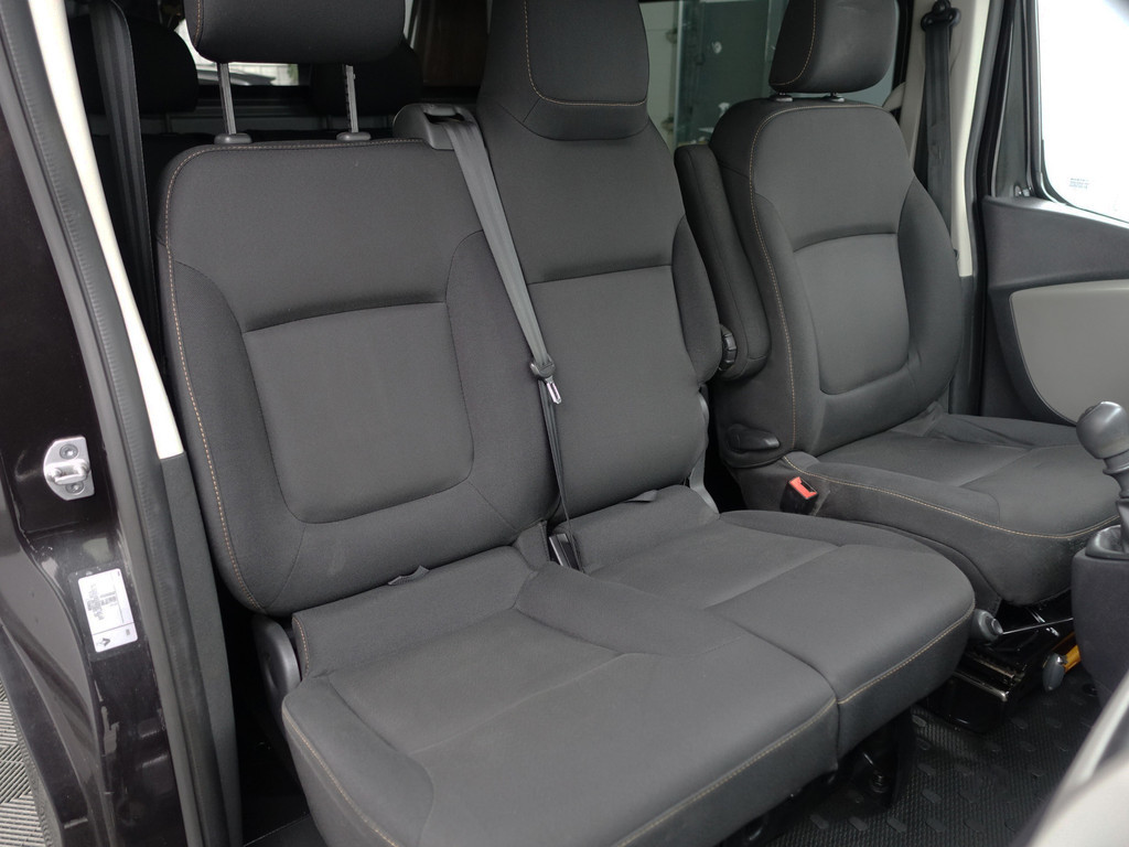 
Renault Trafic 1.6 dCi Euro 6 T29 L2 Luxe- Dubbele Cabine, 6 Pers, Park Assist, Trekhaak, Cruise, Clima vol									