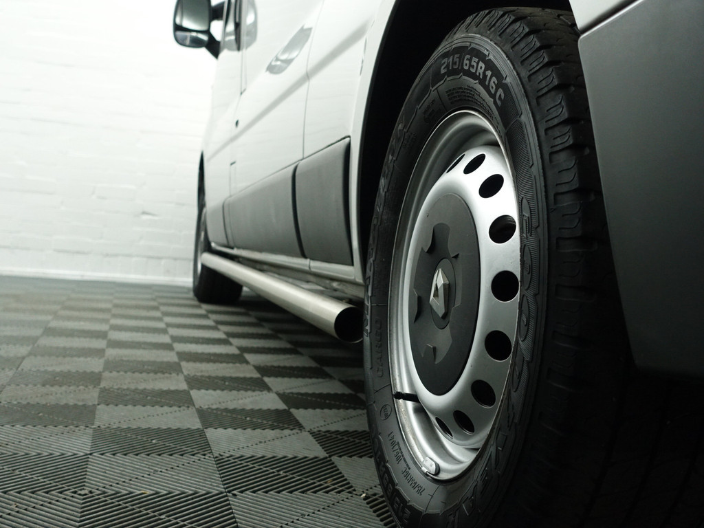 
Renault Trafic 2.0 dCi T29 L2 Dynamic- Dubbele Cabine, 6 Pers, Navi, Park Assist, Clima, NAP 158DKM vol									