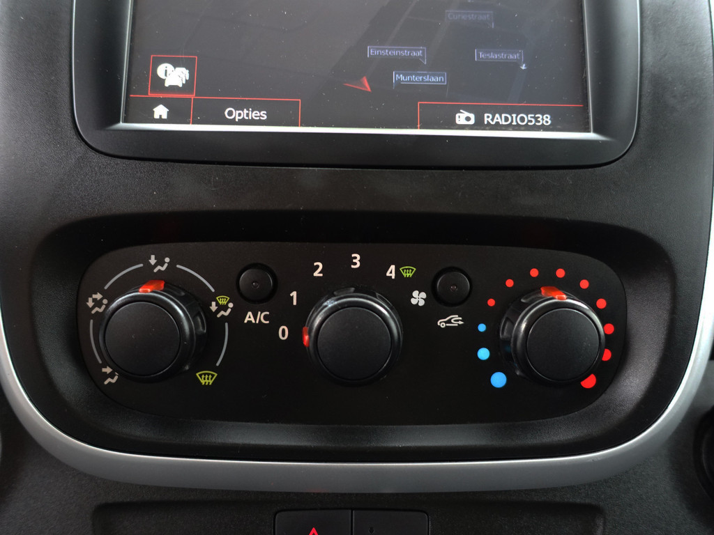 
Renault Trafic 1.6 dCi Euro 6 T29 L2 Comfort- Dubbele Cabine, 6 Pers, Imperiaal, Navi, Park Assist, Clima, Cruise vol									