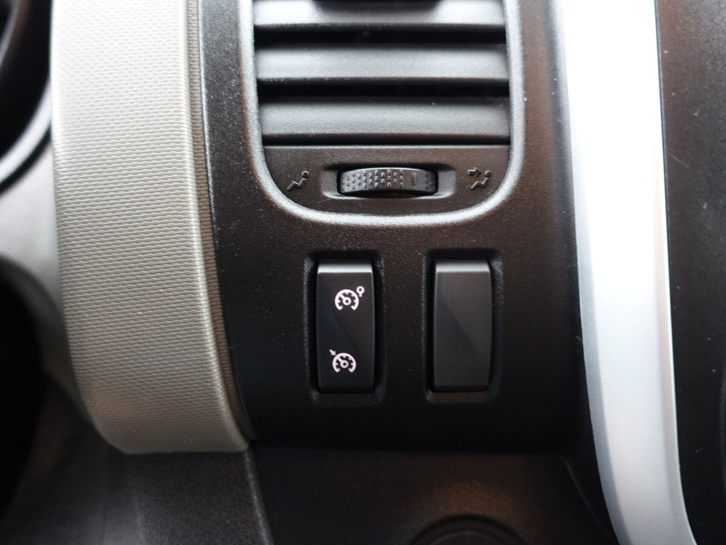 
Renault Trafic 1.6 dCi Euro 6 T29 L2 Comfort- Dubbele Cabine, 6 Pers, Imperiaal, Navi, Park Assist, Clima, Cruise vol									