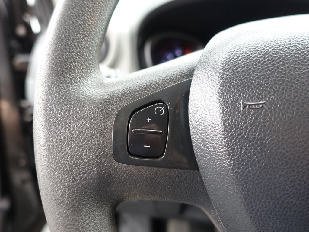 
Renault Trafic 1.6 dCi Euro 6 T29 L2 Comfort- Dubbele Cabine, 6 Pers, Imperiaal, Navi, Park Assist, Clima, Cruise vol									