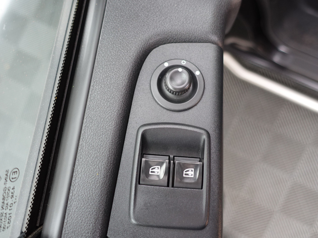 
Renault Trafic 1.6 dCi Euro 6 T29 L2 Comfort- Dubbele Cabine, 6 Pers, Imperiaal, Navi, Park Assist, Clima, Cruise vol									