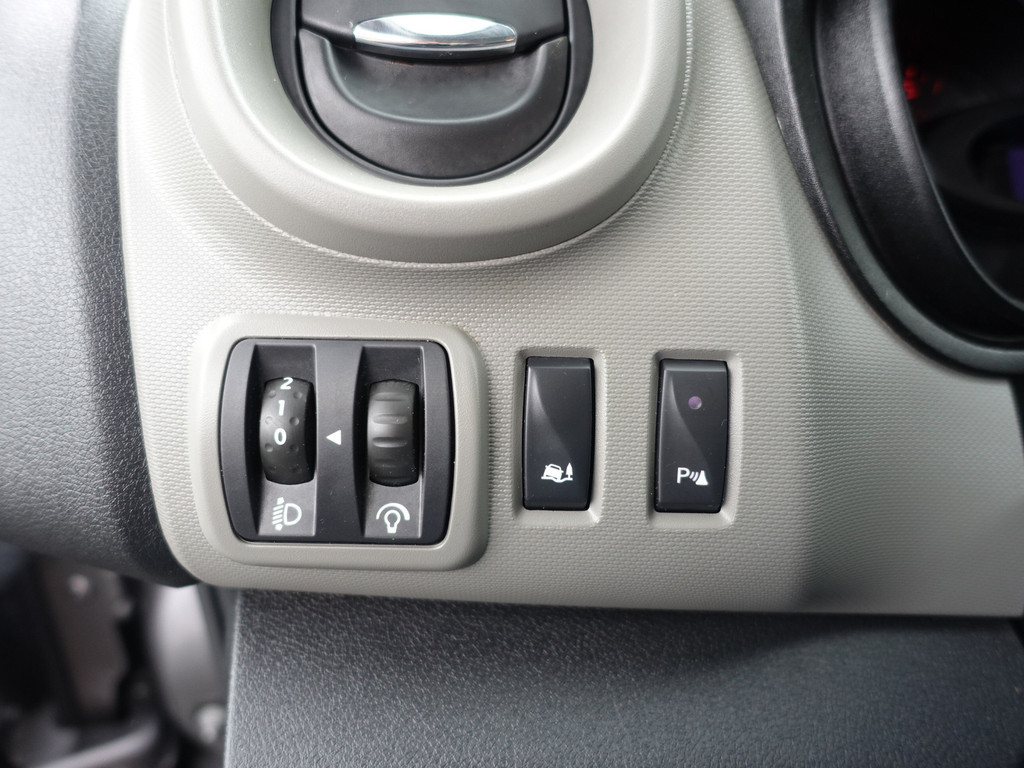 
Renault Trafic 1.6 dCi Euro 6 T29 L2 Sportline- Dubbele Cabine, 6 Pers, Park Assist, Navi, Clima, Cruise, SideBars vol									