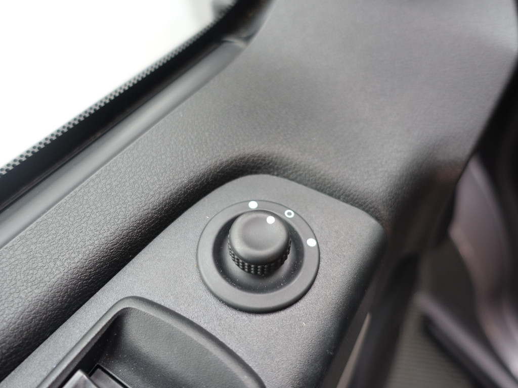 
Renault Trafic 1.6 dCi Euro 6 T29 L2 Sportline- Dubbele Cabine, 6 Pers, Park Assist, Navi, Clima, Cruise, SideBars vol									