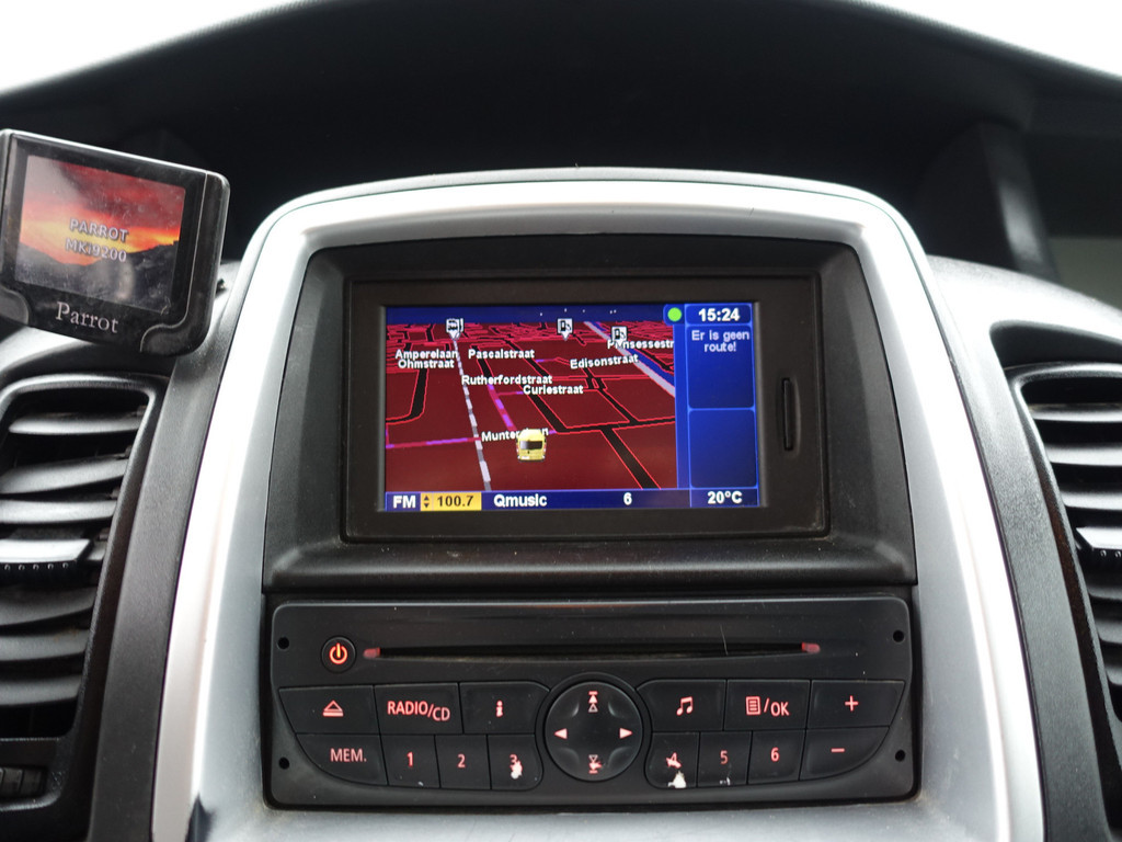 
Renault Trafic 2.0 dCi T29 L1 Aut- 3 Pers, Imperiaal, Navi, Park Assist, Cruise, Clima, Grijs Kenteken vol									