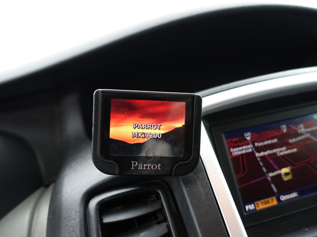 
Renault Trafic 2.0 dCi T29 L1 Aut- 3 Pers, Imperiaal, Navi, Park Assist, Cruise, Clima, Grijs Kenteken vol									