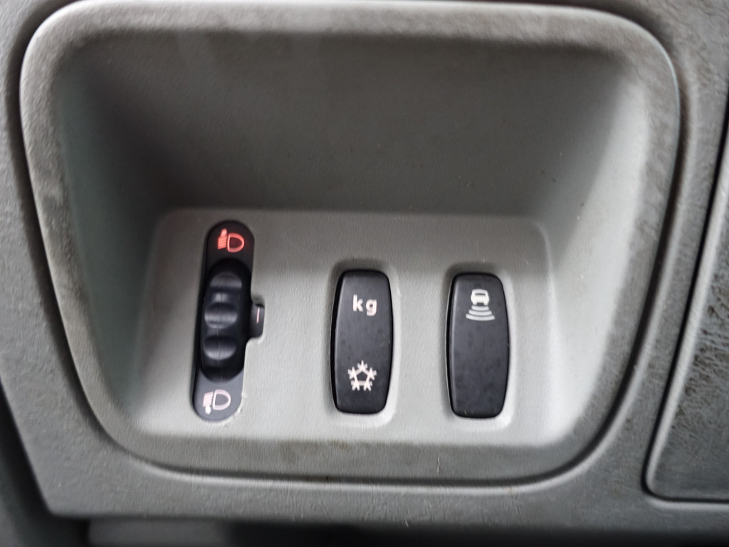 
Renault Trafic 2.0 dCi T29 L1 Aut- 3 Pers, Imperiaal, Navi, Park Assist, Cruise, Clima, Grijs Kenteken vol									