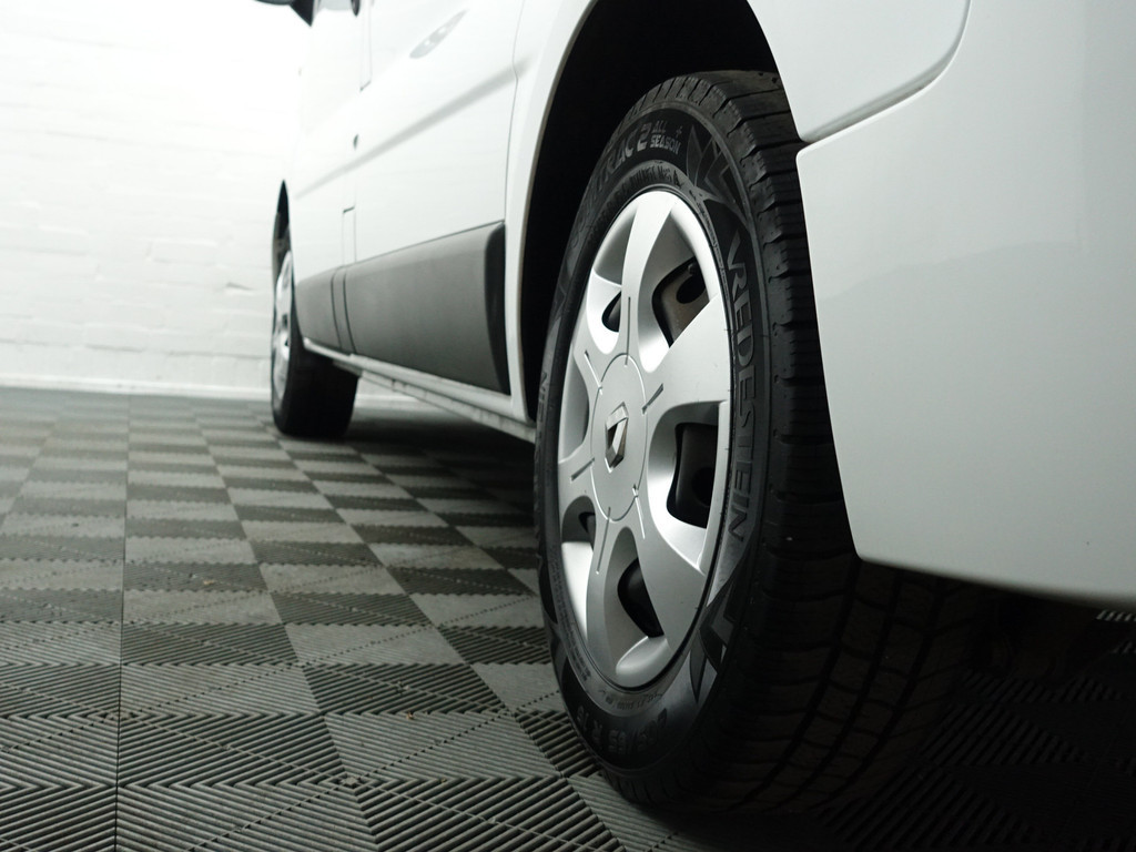 
Renault Trafic 2.0 dCi T29 L1 Aut- 3 Pers, Imperiaal, Navi, Park Assist, Cruise, Clima, Grijs Kenteken vol									