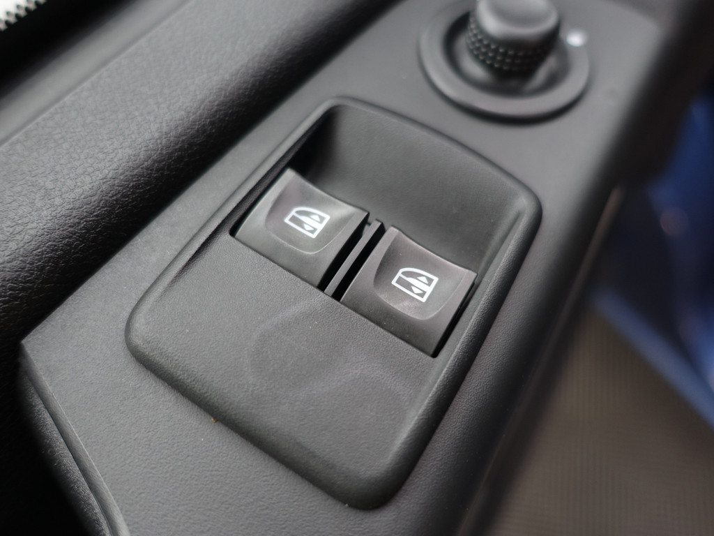 
Renault Trafic 1.6 dCi Euro 6 T29 Sportline- Camera, Lier, park Assist, Cruise, Clima, Navi, Grijs Kenteken vol									